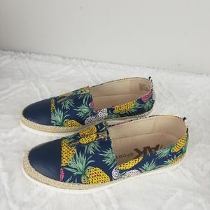 NIB Anne Klein Zidane Pineaple Print Flats